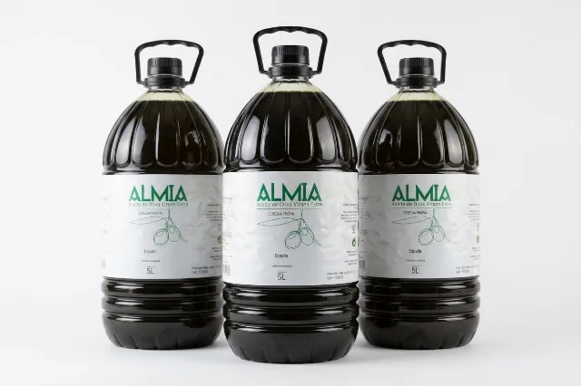 Tres garrafas de Almia de 5 litros